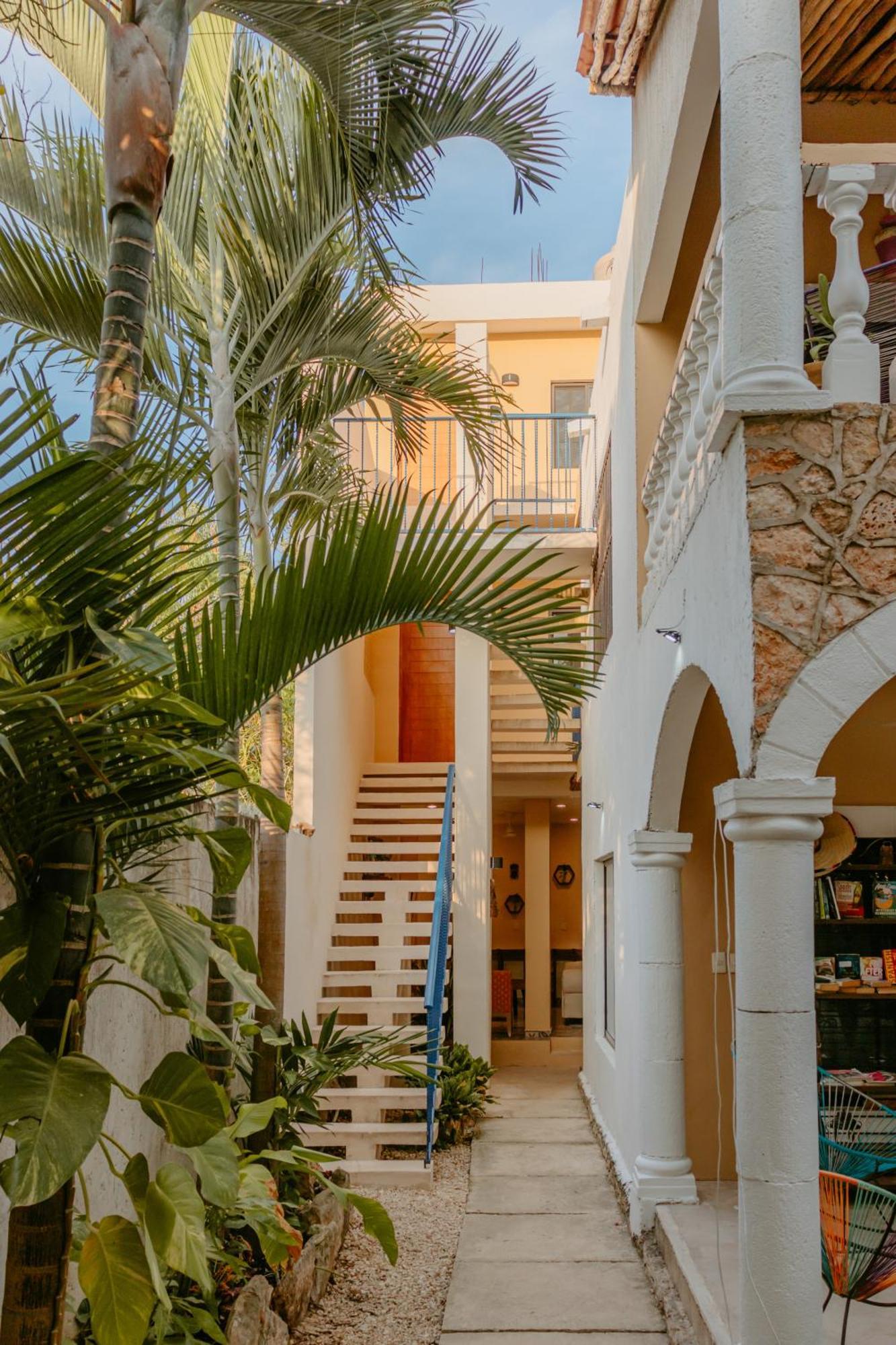 Hostal Tunich Naj & Hotel Valladolid  Bagian luar foto